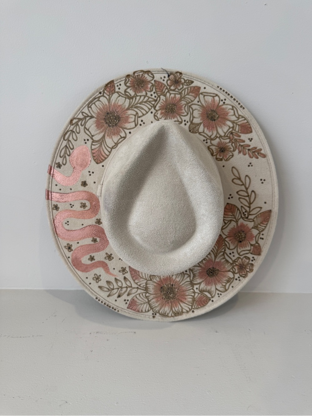 Boho Hand-Painted Floral & Snake Wide-Brim Hat in Cream and Blush | Medium